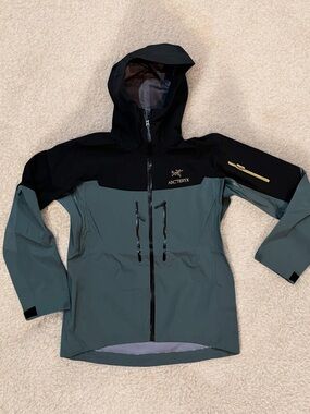 Arc’teryx Alpha SV Shell Jacket - Dark Magic